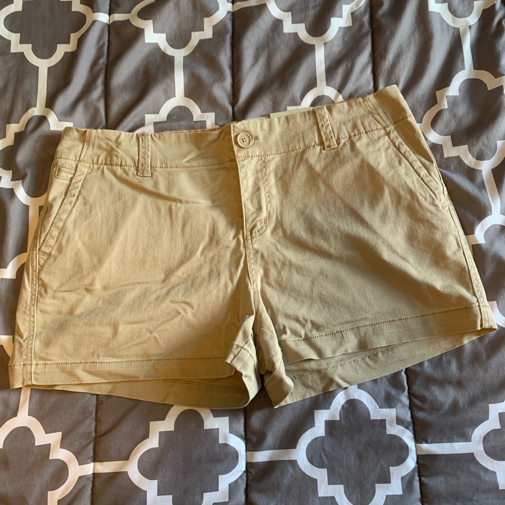 Khaki chino shorts